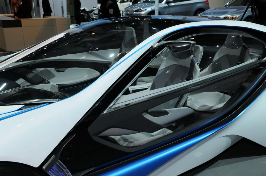  BMW Vision EfficientDynamics Concept 2009 года  (фото 156 из 206)
